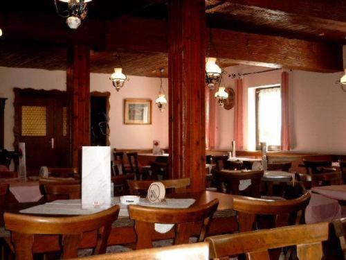 Gasthaus Mooshaeusl Hebertshausen Exterior photo
